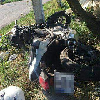 На Днепропетровщине два байкера попали в смертельную аварию (Фото)