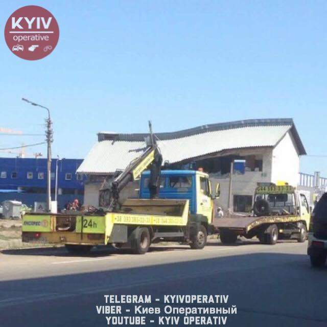 В Киеве продолжается конфликт местных жителей со строителями (фото)