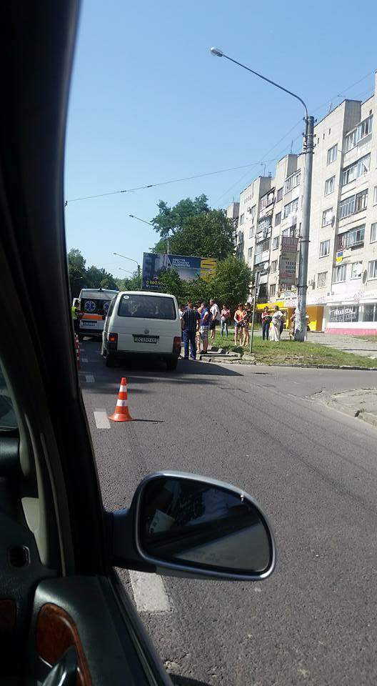 Во Львове сбили пешехода: пострадавшего доставили в больницу (фото)