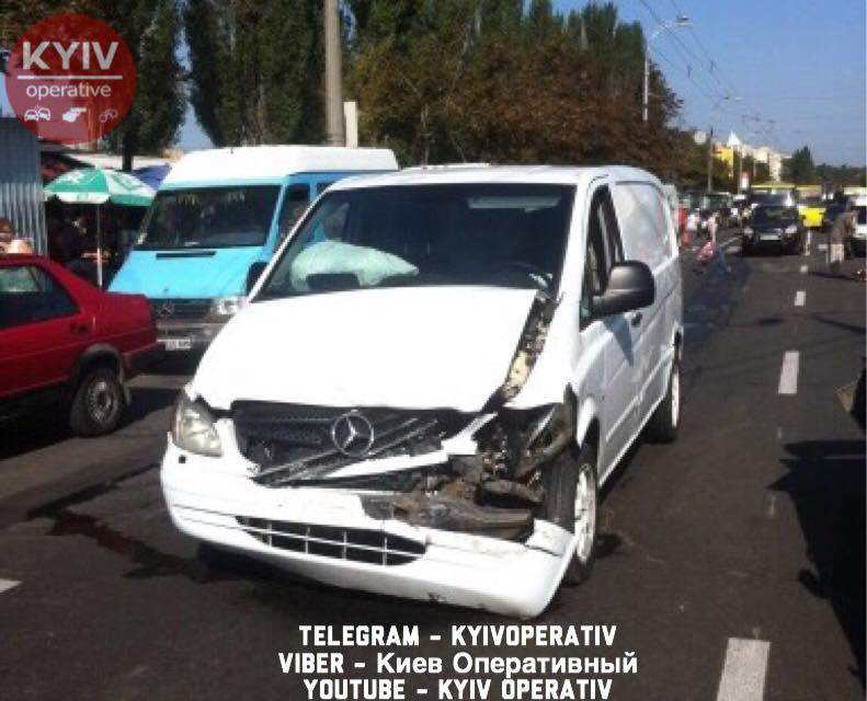 В Киеве произошла ещё одна авария с пострадавшими (фото)