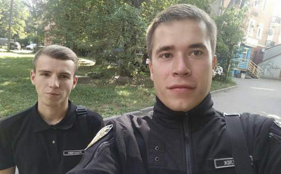 Инцидент с помощником Ляшко: в Луцке автохам «покатал» муниципала на капоте (фото)
