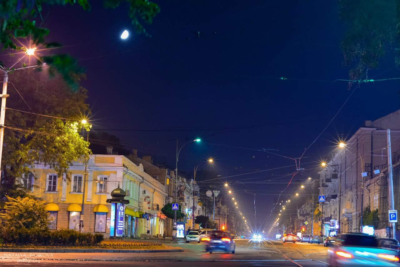 Ночная Одесса завораживает своими красотами (Фото)