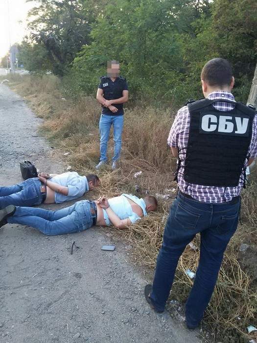 Двое работников Кировоградского райотдела полиции попались на взятке (Фото) 