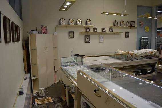 В Николаеве злоумышленники ограбили ювелирный магазин на несколько миллионов (Фото)