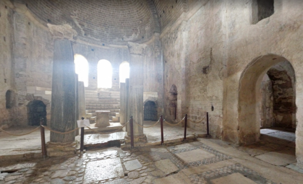 На территории Турции обнаружили потайную гробницу святого Николая (фото)