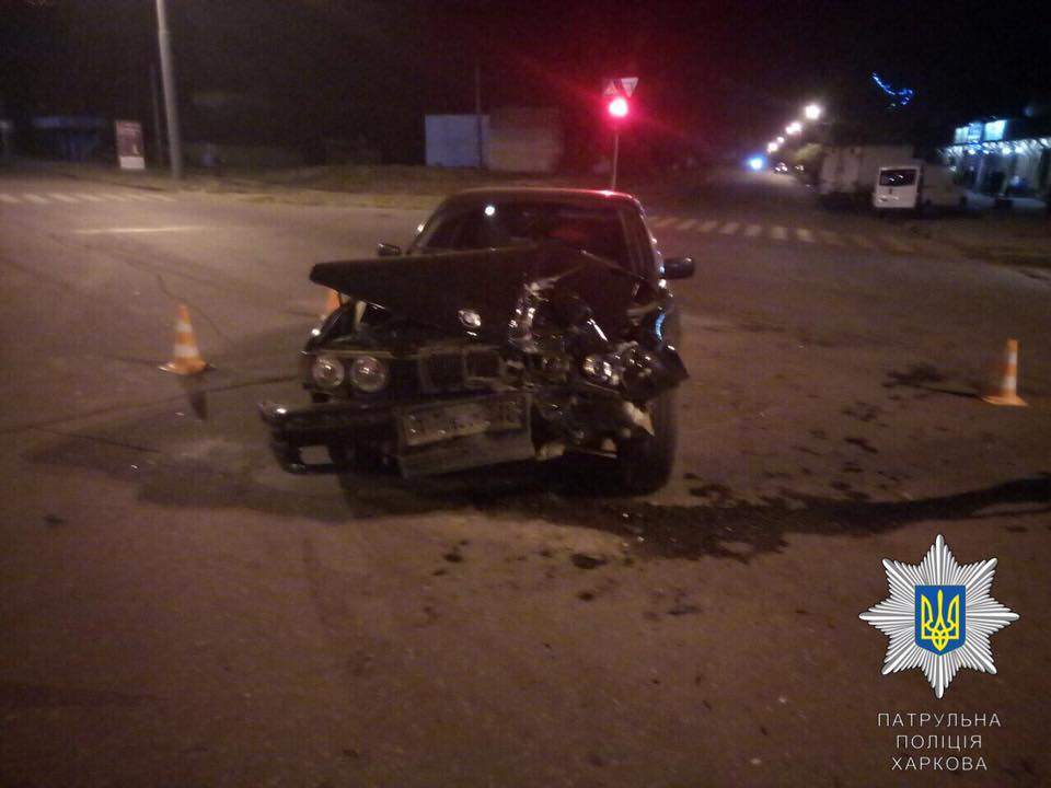 В Харькове пьяный водитель устроил тройную аварию (фото)