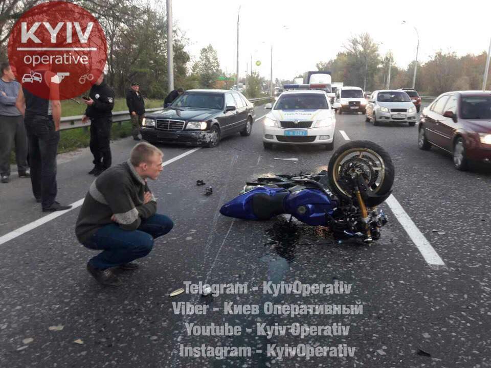 В столице двое мотоциклистов инициировали ДТП и скрылись с места происшествия (фото)