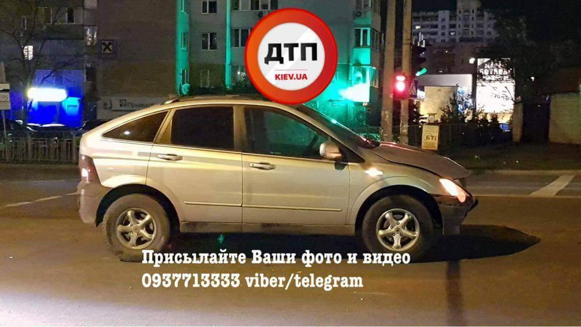 В Киеве под колёсами автомобиля погиб пешеход-нарушитель (фото)