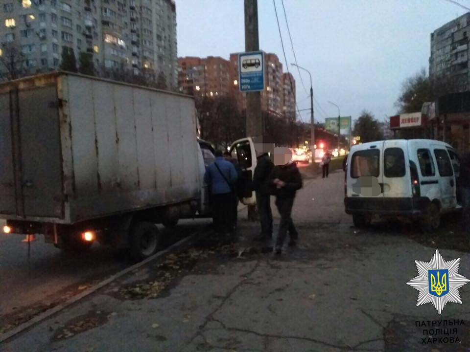 В результате серьёзной аварии в Харькове чудом никто не пострадал (Фото)