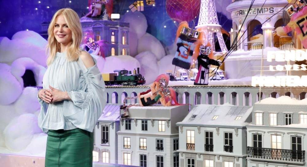 В Париже и в Лондоне голливудские звёзды открыли рождественские декорации (фото)