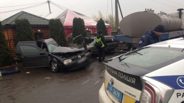На трассе Киев-Чоп произошло кровавое столкновение 5 авто. Есть погибшие (Фото)