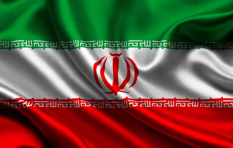 Власти Ирана направят вертолеты в пострадавшие от землетрясения регионы