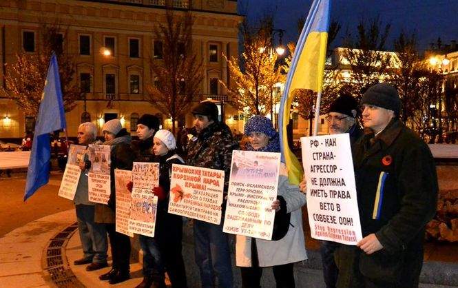 В Питере агрессивные провокаторы пытались сорвать акцию в поддержку крымских татар (видео)