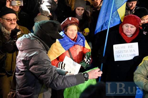 В Киеве на Майдане установили первые палатки (фото)