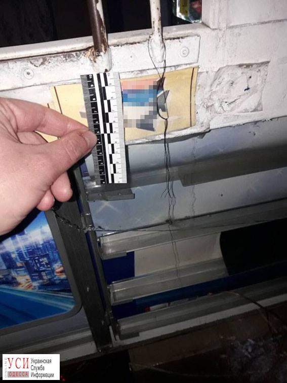 В Одессе неизвестные кинули петарду в МАФ (фото)