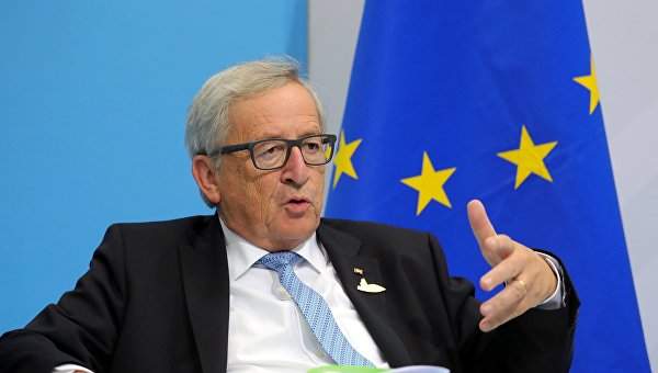 Юнкер заявил, что позиция Евросоюза о том, что ассоциация с Украиной не ведет к вступлению в ЕС, остается актуальной