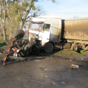На Львовщине фура раздавила трактор. Есть пострадавшие (Фото)