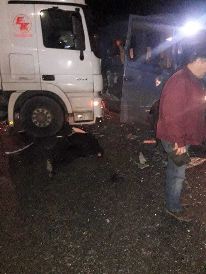 На Львовщине произошло столкновение грузовика и маршрутки: есть пострадавшие (фото)
