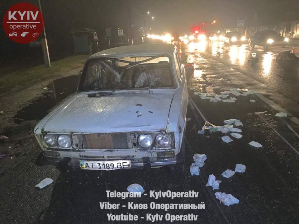 Под Киевом в страшном ДТП на пешеходном переходе погибла цыганка, две - госпитализированы (фото)