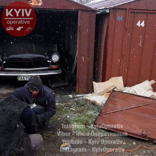 В Киеве незаконно демонтировали гаражный кооператив (фото)
