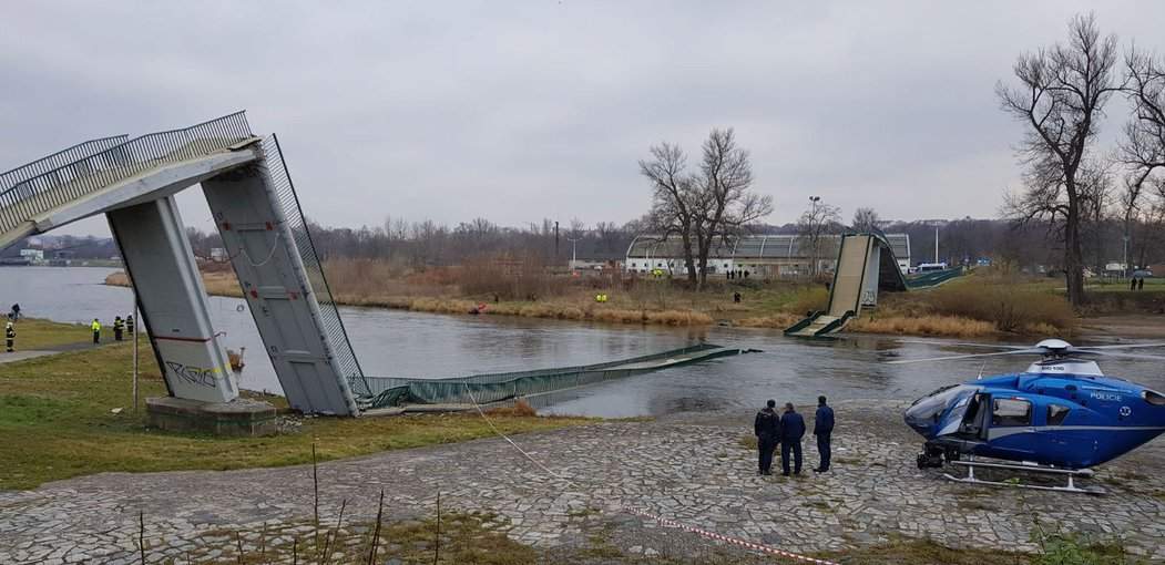 В столице Чехии обрушился мост длиной 253 метра (фото)