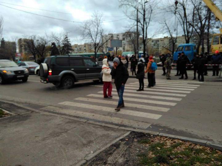 В Киеве жильцы микрорайона «Березняки» протестовали против строительства (фото)