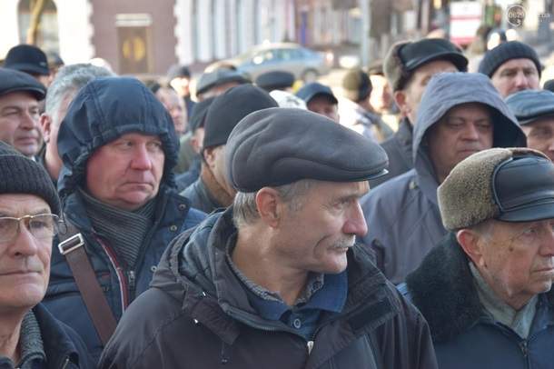 "Отдайте нам наше": на Донбассе пенсионеры МВД потребовали повышения пенсий (видео)