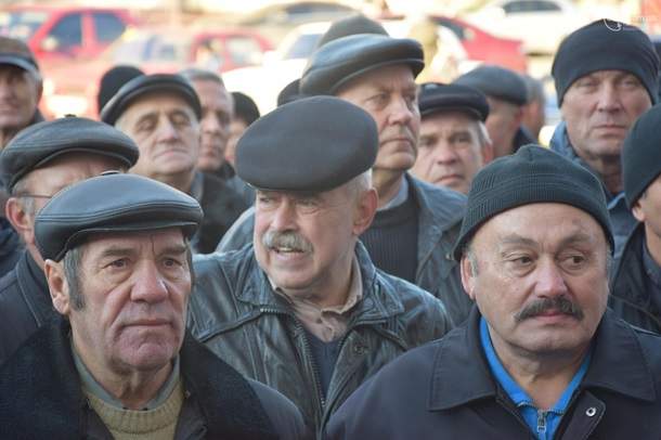"Отдайте нам наше": на Донбассе пенсионеры МВД потребовали повышения пенсий (видео)