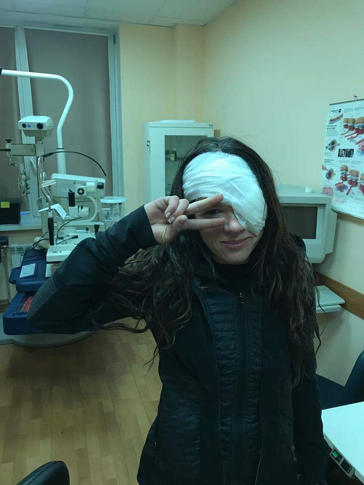 Руслана перенесла серьезную операцию на глазу (фото)