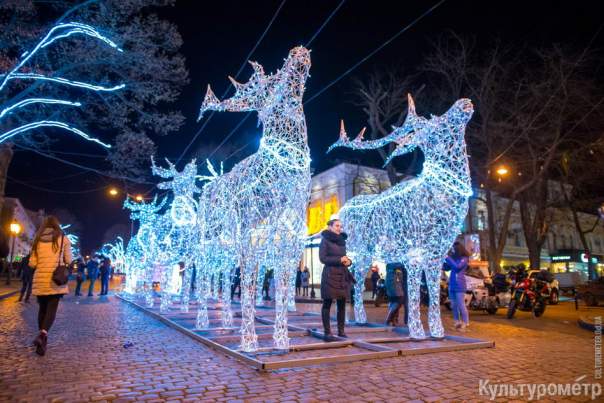 Главная улица Одессы готова к Новому году (Фото)