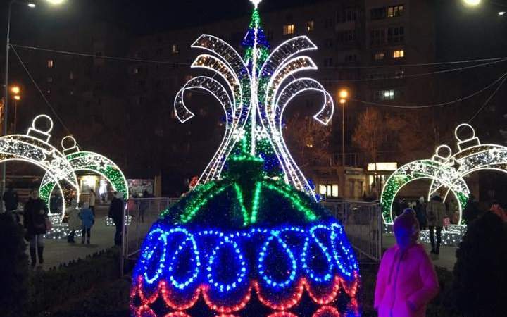 Опубликованы завораживающие фото новогоднего Черноморска  (Фото)