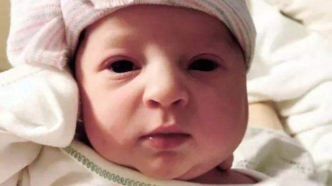 В Техасе женщина родила дитя из зачатого 24 года назад эмбриона (фото)