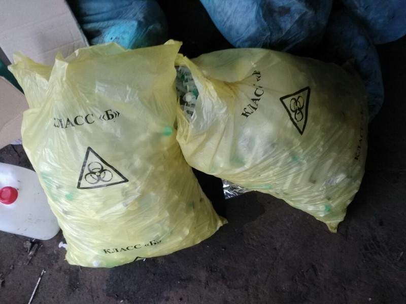В Запорожье обнаружили склад опасных медицинских отходов (Фото)