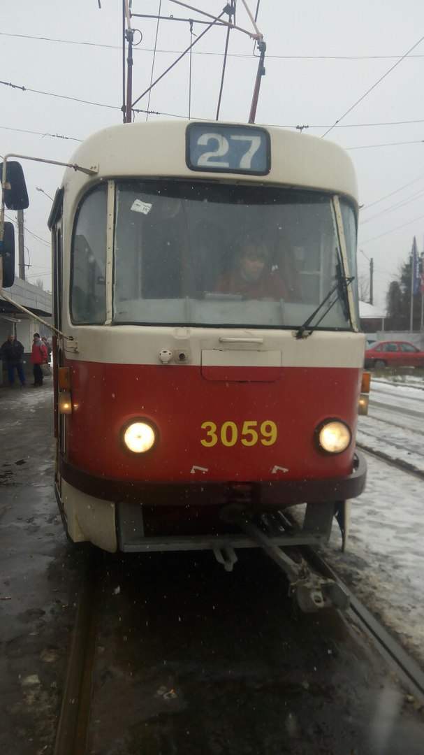 В Харькове водитель трамвая обворовала пассажирку