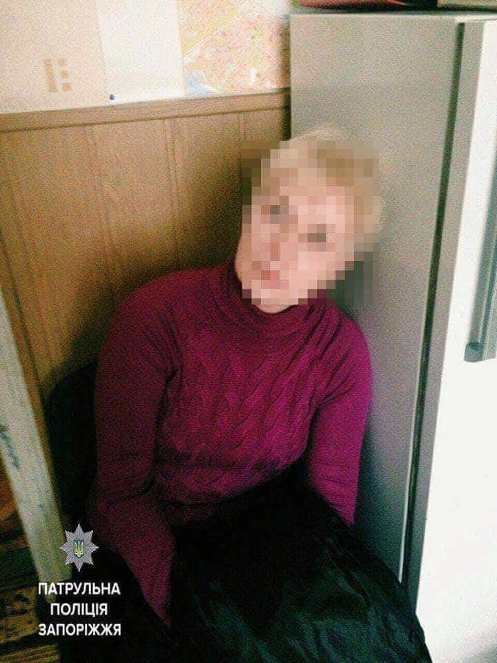 В Запорожье сотрудница социальной службы обокрала пенсионера (Фото)