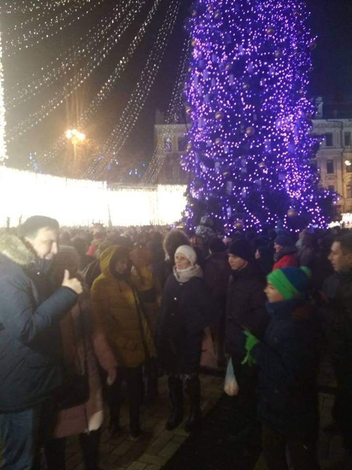 В канун Нового года Саакашвили прогулялся по центру Киева (фото)