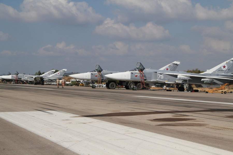 Обстрел российской авиабазы в Сирии: Минобороны заявило о фейке