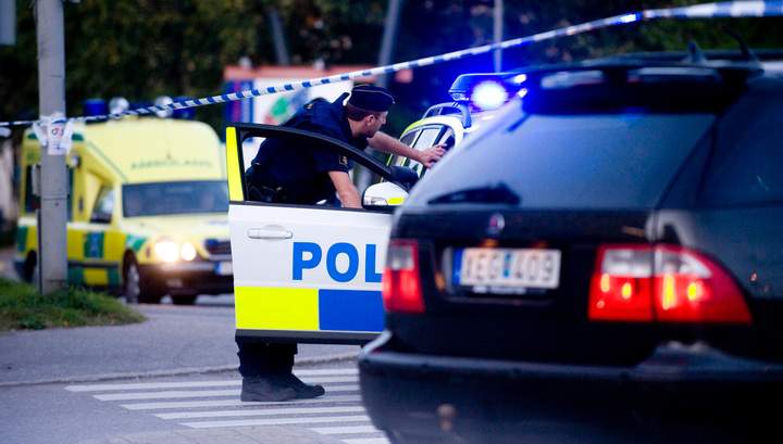 В столице Швеции вблизи станции метро раздался взрыв: два человека пострадали