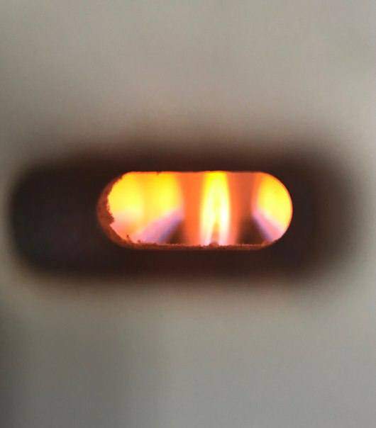 «Счетчик мотает, а тепла нет»: Одесситов настораживает цвет природного газа поступающий в дома (фото)