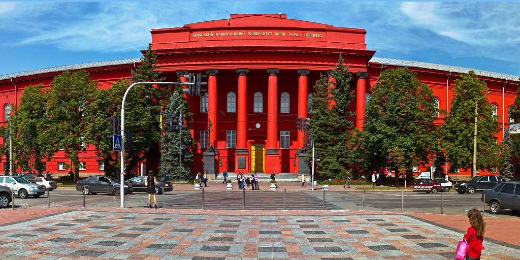 В КНУ им. Т. Шевченко распустили всех студентов из-за того, что университет не отапливается