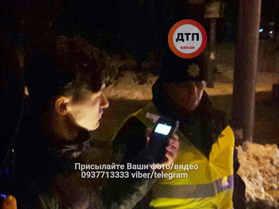 Серьезное ДТП в Киеве: пьяный водитель не справился с управлением и врезался в автомобили (фото)
