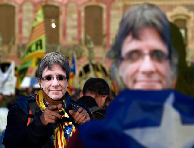 В Барселоне сторонники независимости Каталонии вышли на масштабную акцию (фото)