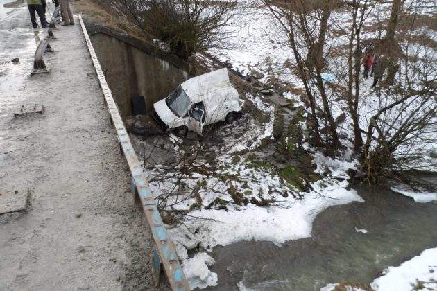 На Львовщине в результате серьезного ДТП погиб молодой водитель (Фото)