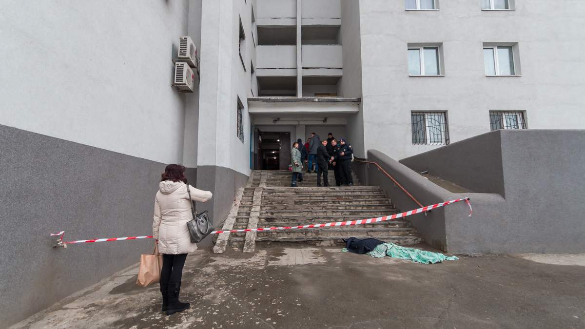 В Днепре женщина разбилась насмерть при падении с высоты 26-этажного дома (фото)