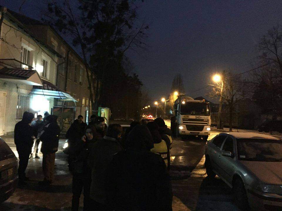 Киевляне протестуют против незаконной стройки (Фото)