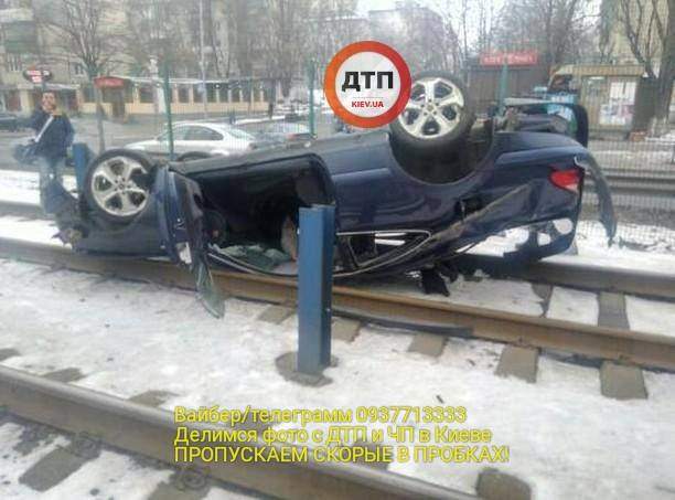В Киеве столкнулись автомобили 