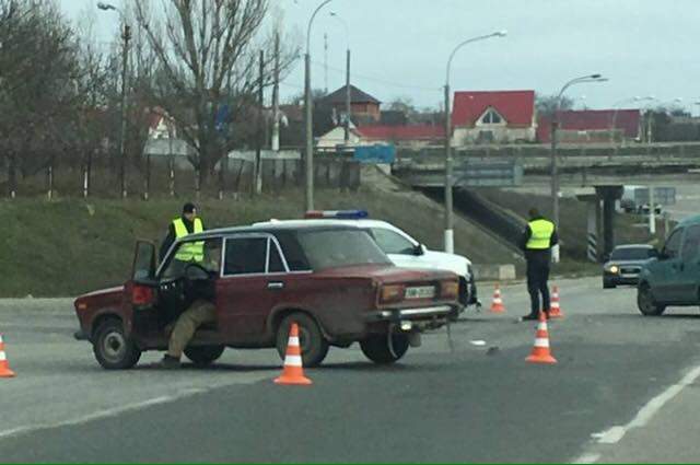 В Херсоне патрульная полиция не уступила дорогу водителю, в результате произошло ДТП (фото)