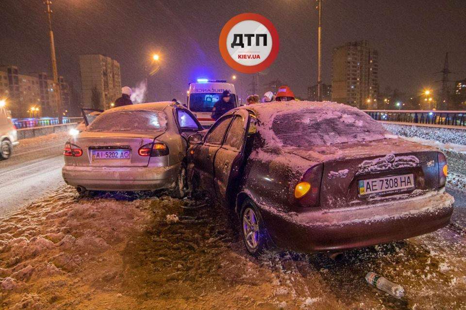 В Киеве столкнулись два автомобиля 