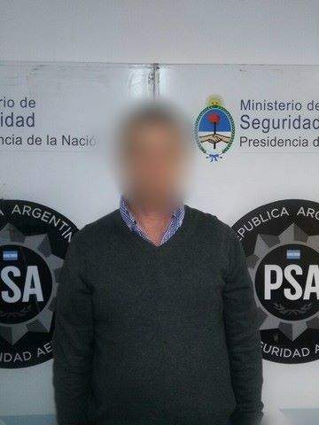 В аэропорту Буэнос-Айреса задержали мужчину с партией кокаина (Фото)