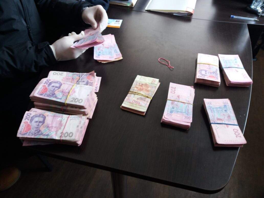 В Запорожской области чиновник ГФС "попался" на крупной взятке 